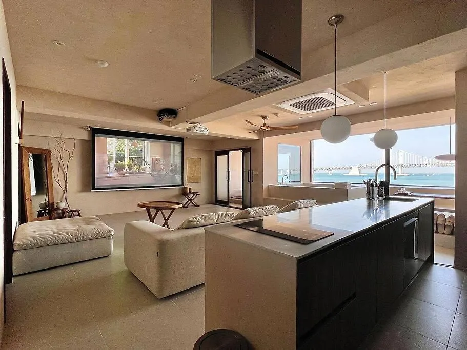 Gwanganli Gozneok Apartment Busan